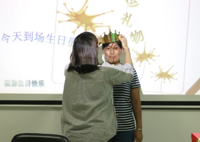 LETOU乐投触摸屏厂家7月为员工们举行生日会