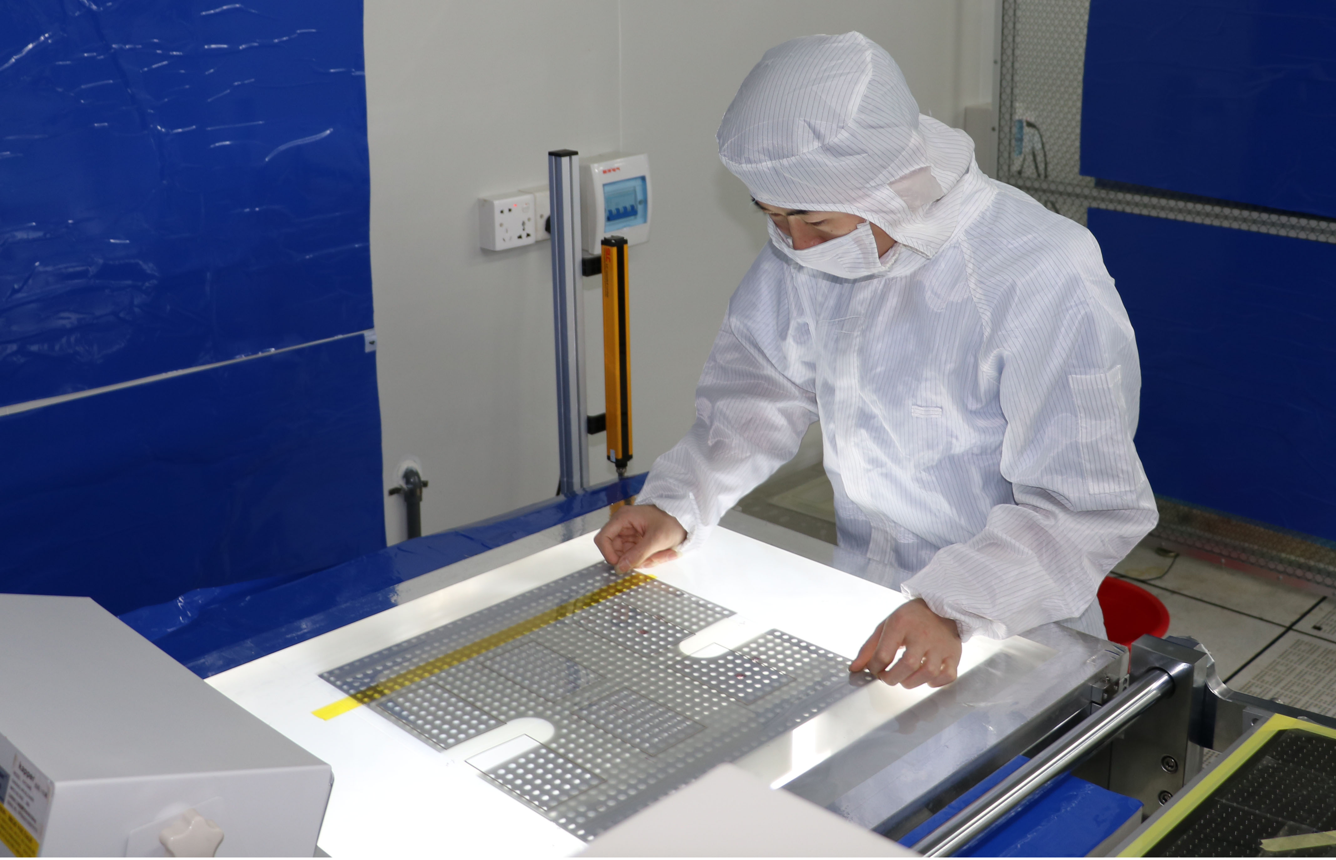 LETOU乐投车载触摸屏